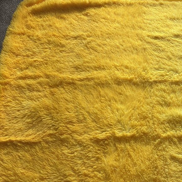 Super Soft Super Fluffy Ombre Yellow 48" x 60" Throw Blanket - Picture 2 of 4